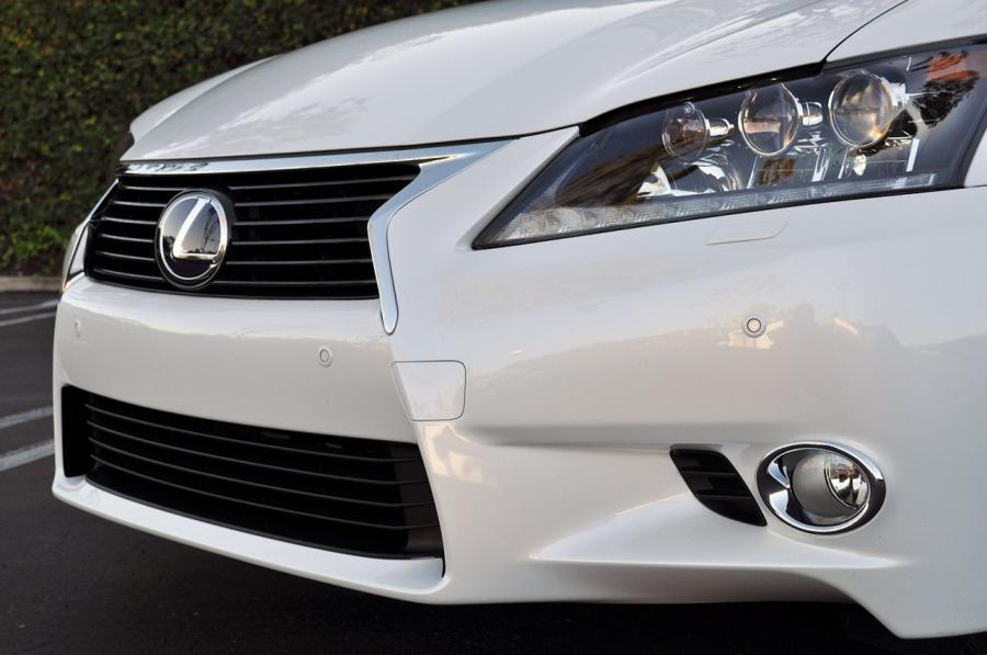  Lexus GS450h 2011 года  (фото 135 из 208)